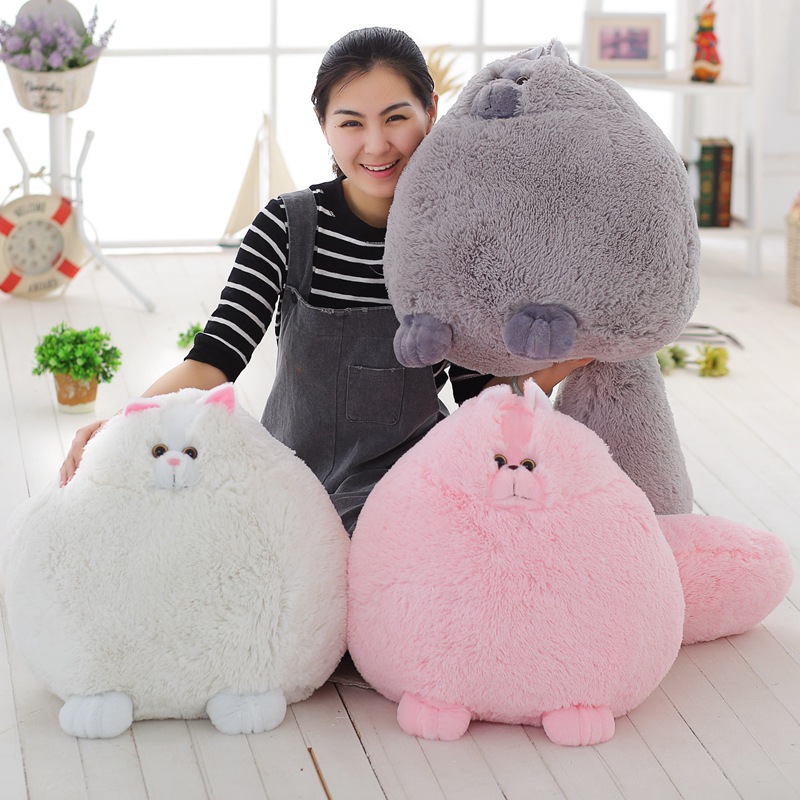 Full aesthetic appeal, plush toys become essential home atmosphere decor.